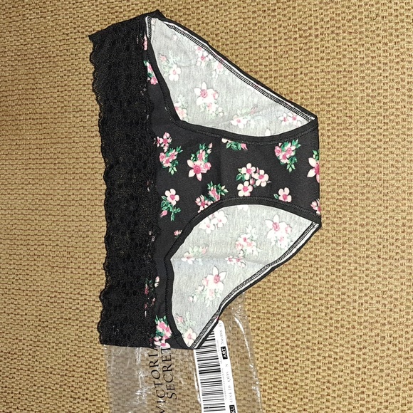 Victoria secret panty - Picture 1 of 3